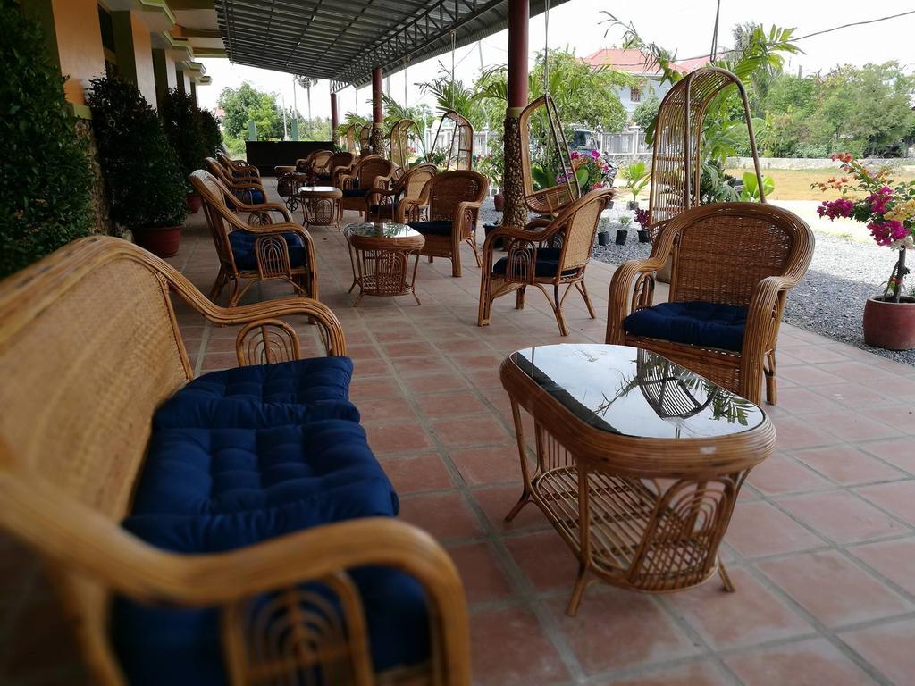 Nomads Guesthouse Kampot Exterior photo