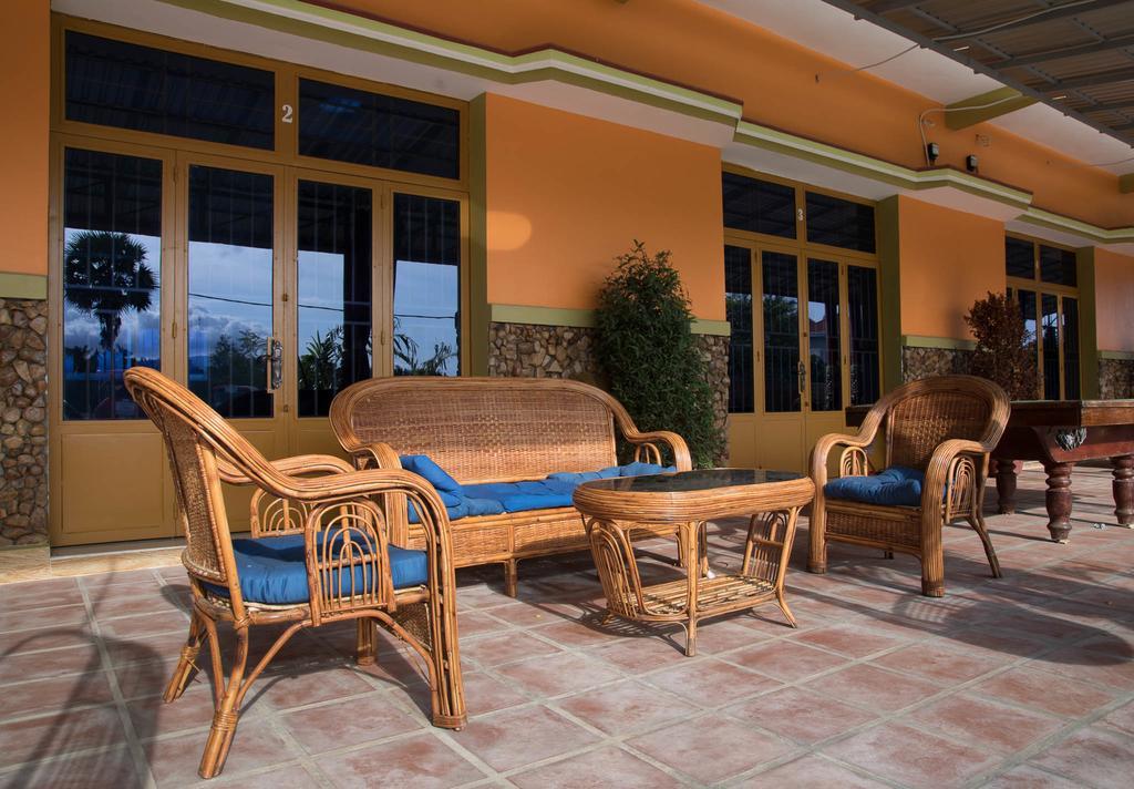 Nomads Guesthouse Kampot Exterior photo