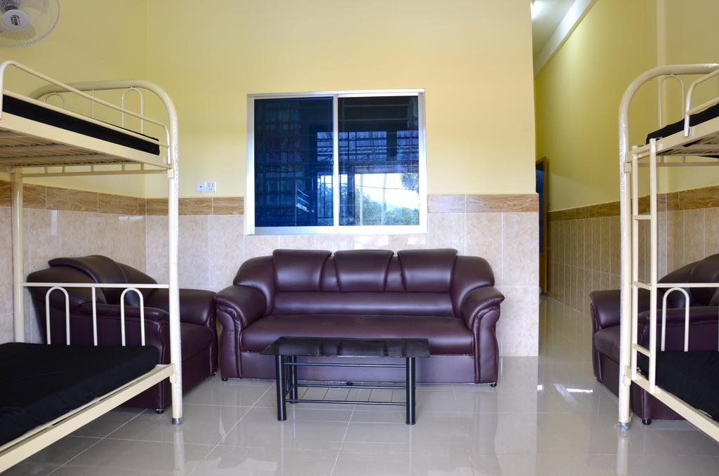 Nomads Guesthouse Kampot Exterior photo